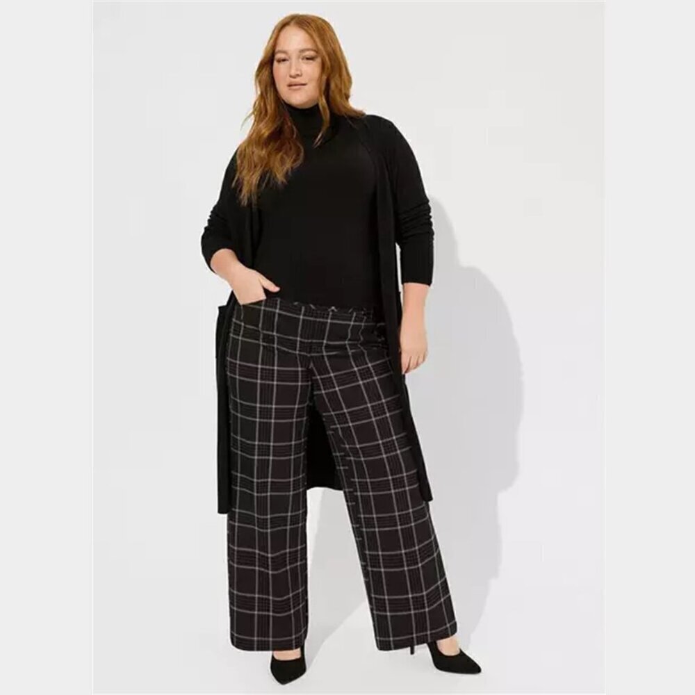 Torrid - Pull On Pixie Wide Leg Studio Luxe Ponte Pant in Glen Plaid Charcoal‌‌‌